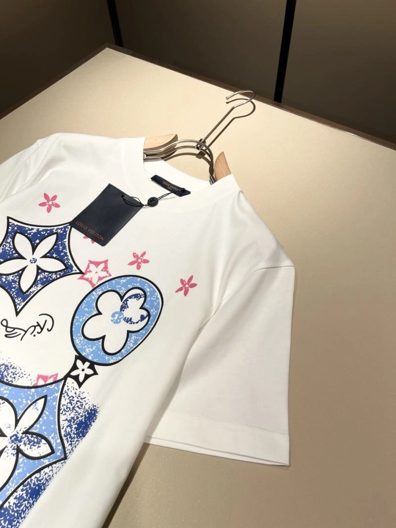 Stylish Louis Vuitton T-Shirts 134137