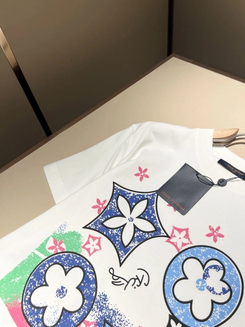 Stylish Louis Vuitton T-Shirts 134137