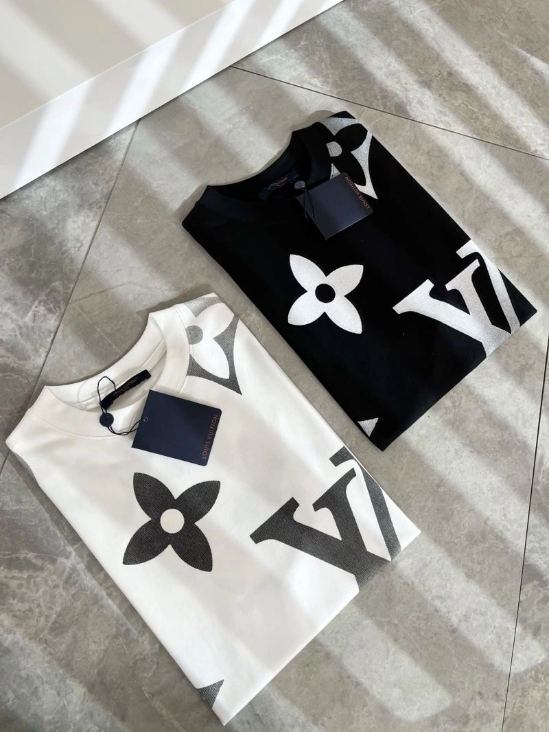 Louis Vuitton T-Shirts FashionForward 134138