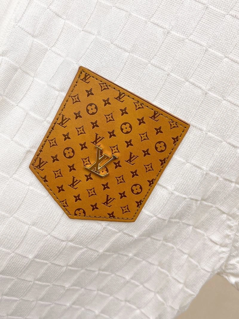 Louis Vuitton T-Shirts Sleek 134125