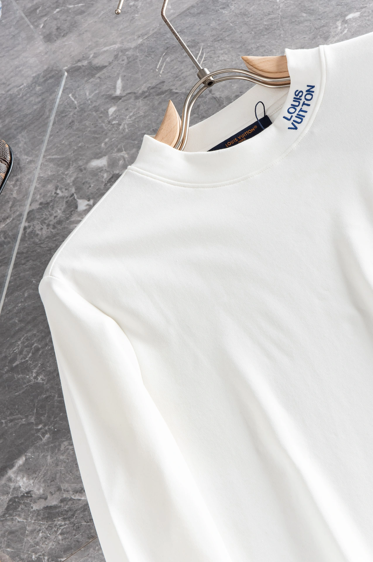 Versatile Louis Vuitton T-Shirts 139406