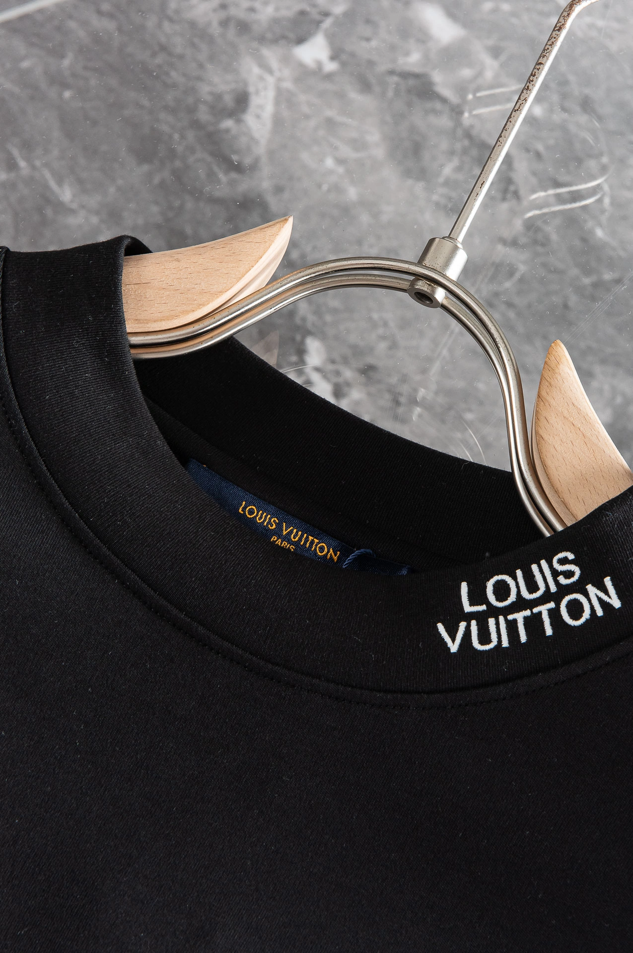 Chic Louis Vuitton T-Shirts 139404