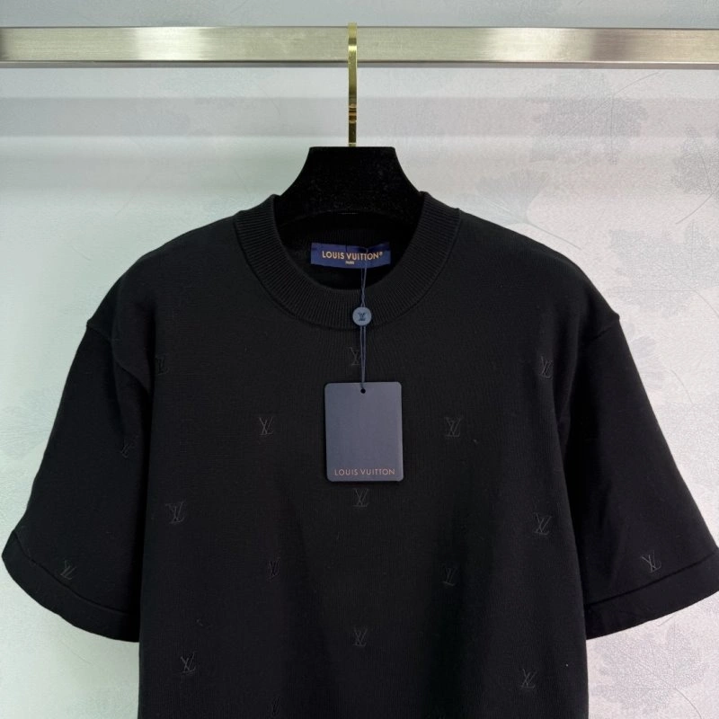EyeCatching Louis Vuitton T-Shirts 131350