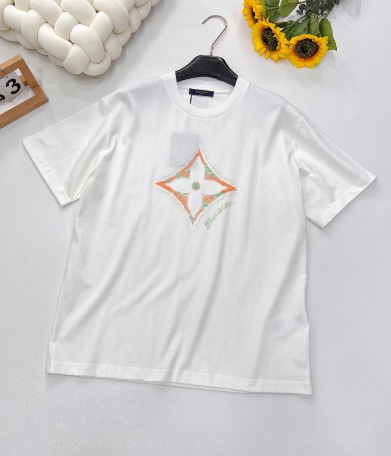 EyeCatching Louis Vuitton T-Shirts 131347