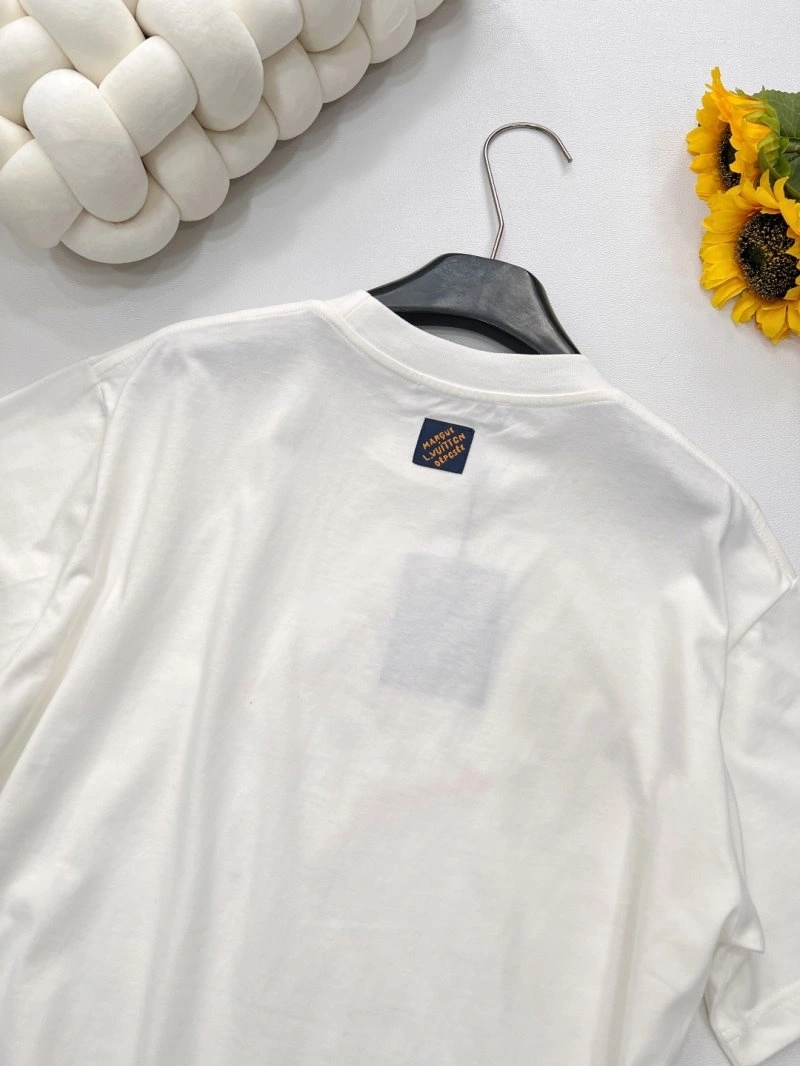 EyeCatching Louis Vuitton T-Shirts 131347