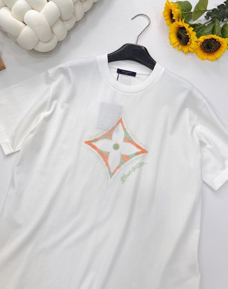 EyeCatching Louis Vuitton T-Shirts 131347