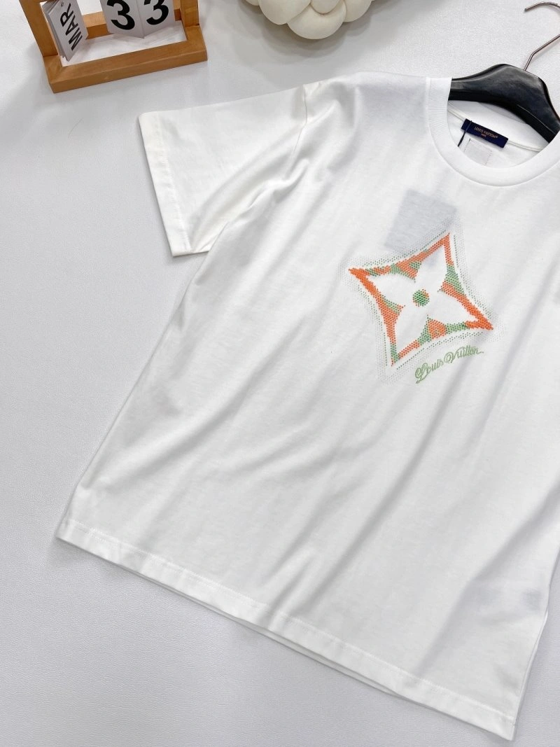 EyeCatching Louis Vuitton T-Shirts 131347