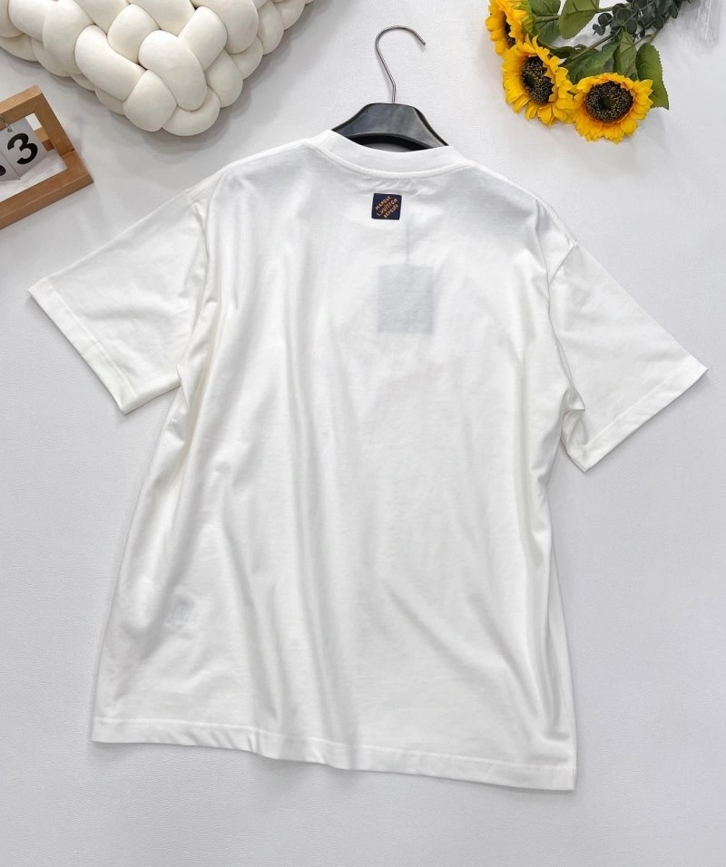 EyeCatching Louis Vuitton T-Shirts 131347