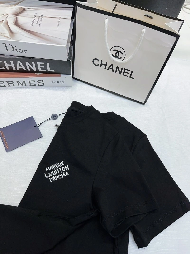 Timeless Louis Vuitton T-Shirts 131329