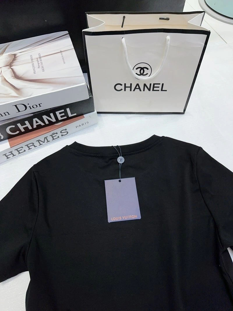 Timeless Louis Vuitton T-Shirts 131329