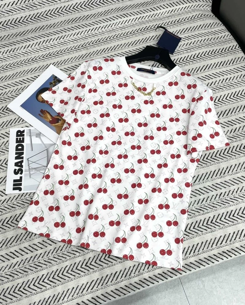 Supportive Louis Vuitton T-Shirts 131343