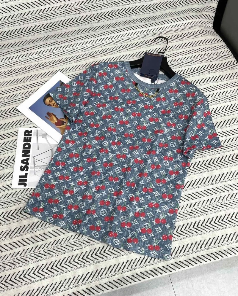 Supportive Louis Vuitton T-Shirts 131343