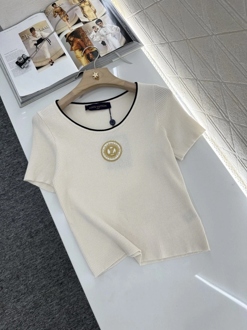 ModernLook Louis Vuitton T-Shirts 131320