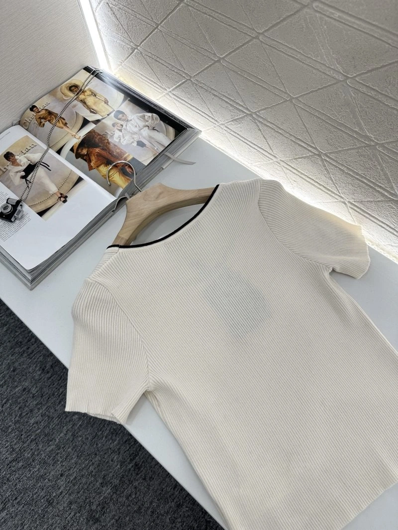 ModernLook Louis Vuitton T-Shirts 131320