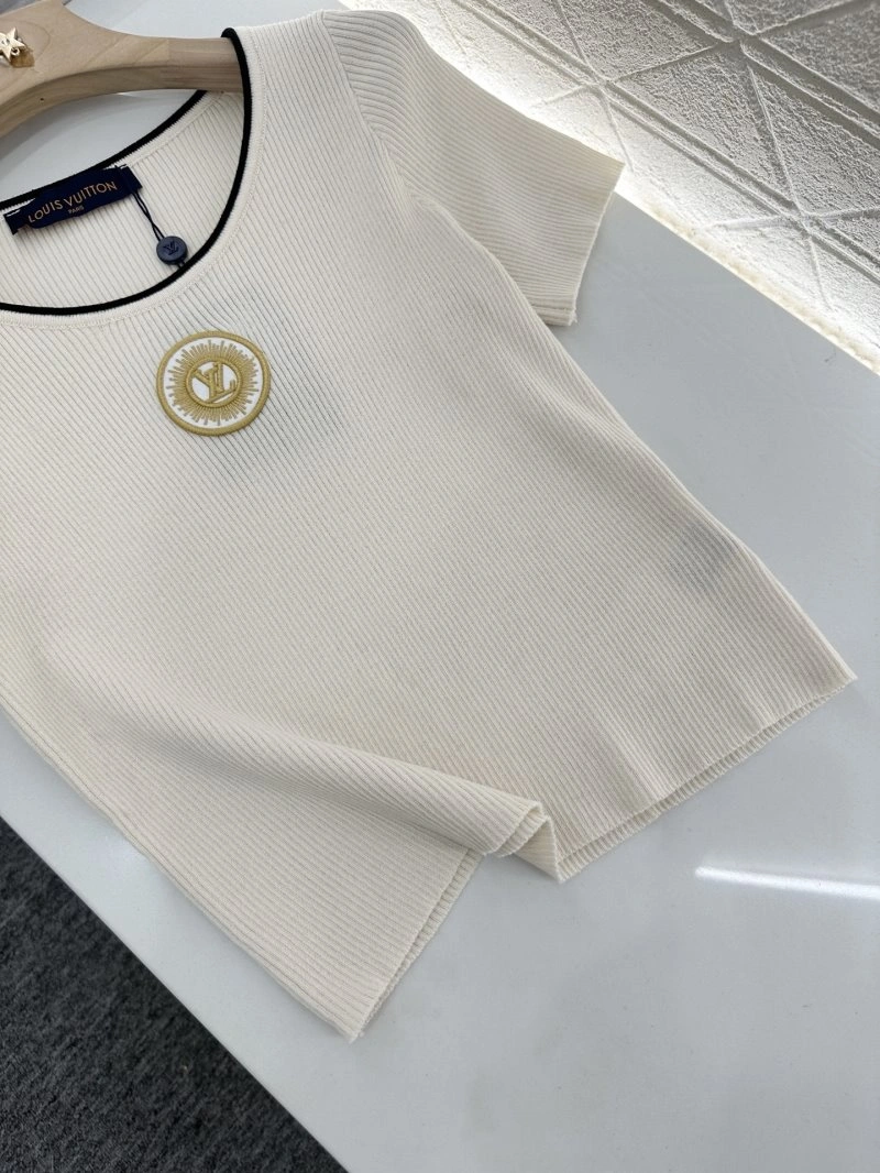 ModernLook Louis Vuitton T-Shirts 131320