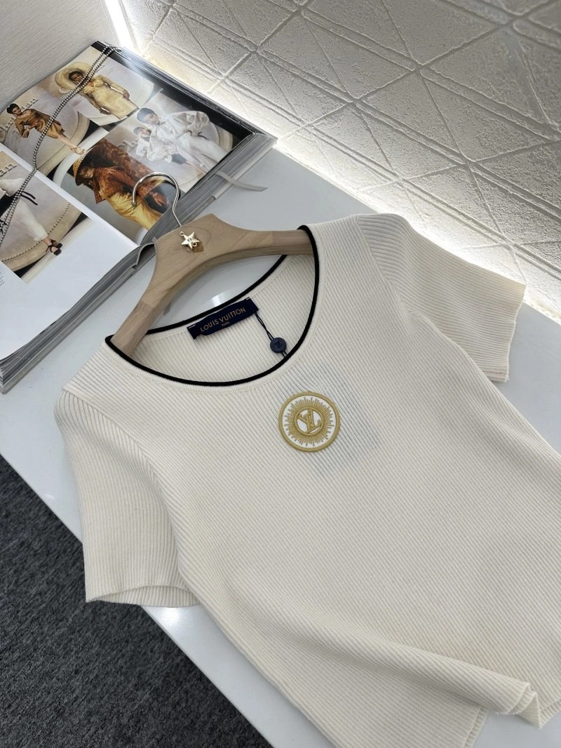 ModernLook Louis Vuitton T-Shirts 131320