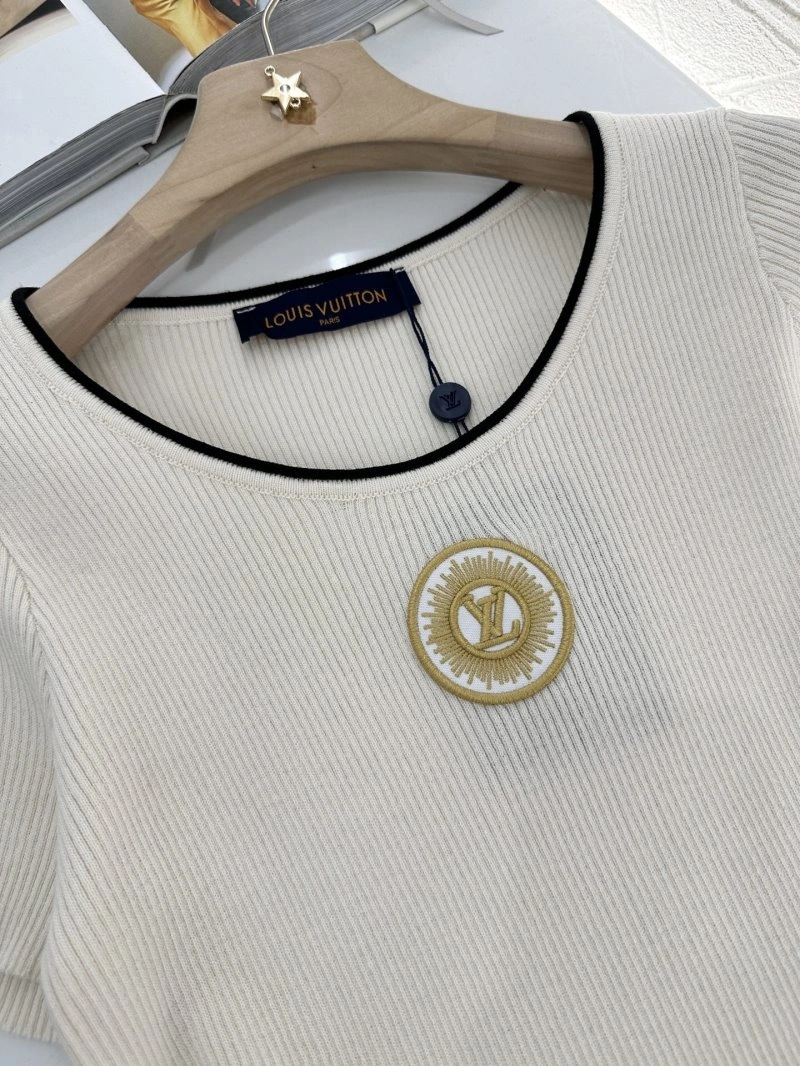ModernLook Louis Vuitton T-Shirts 131320