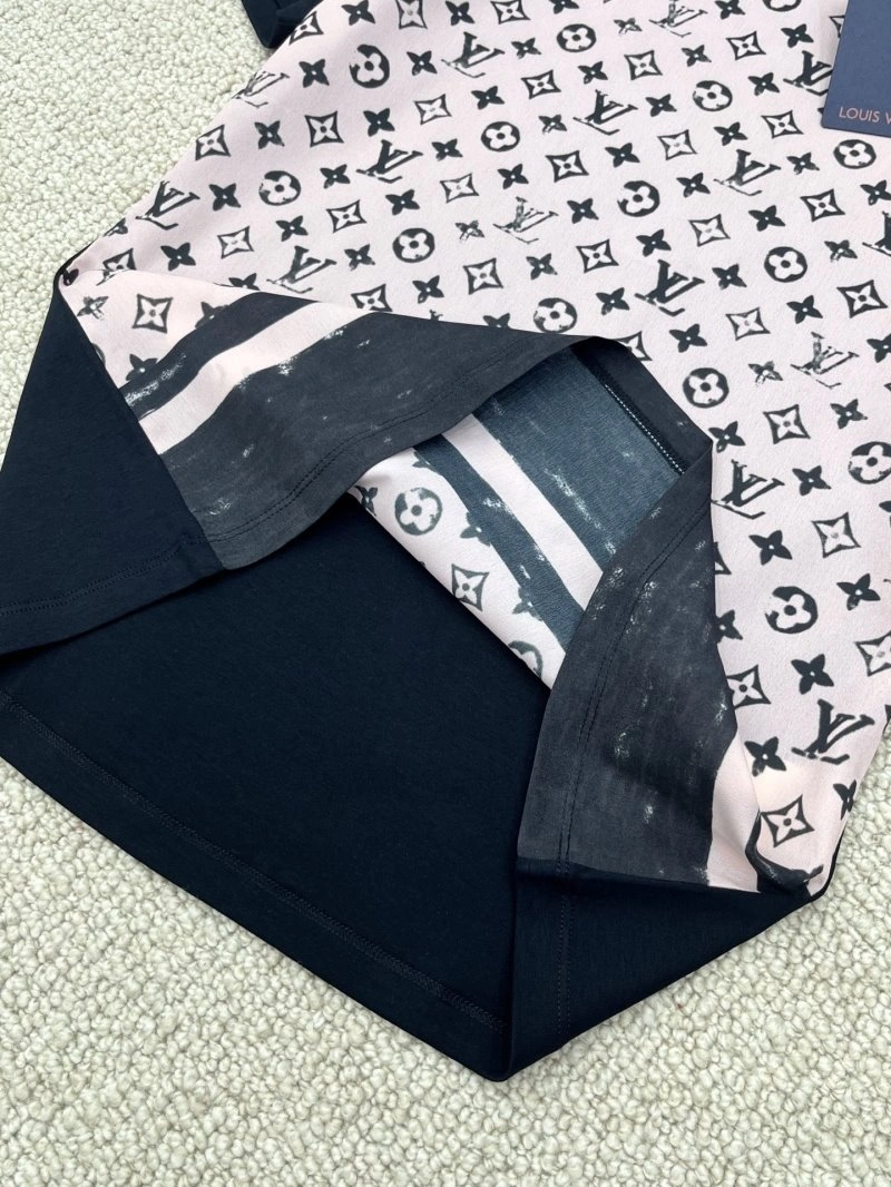 Snug Louis Vuitton T-Shirts 131346