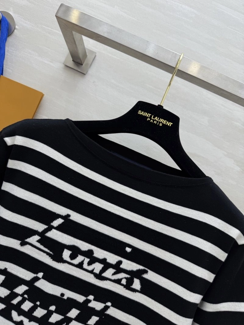 Sporty Louis Vuitton T-Shirts 131339