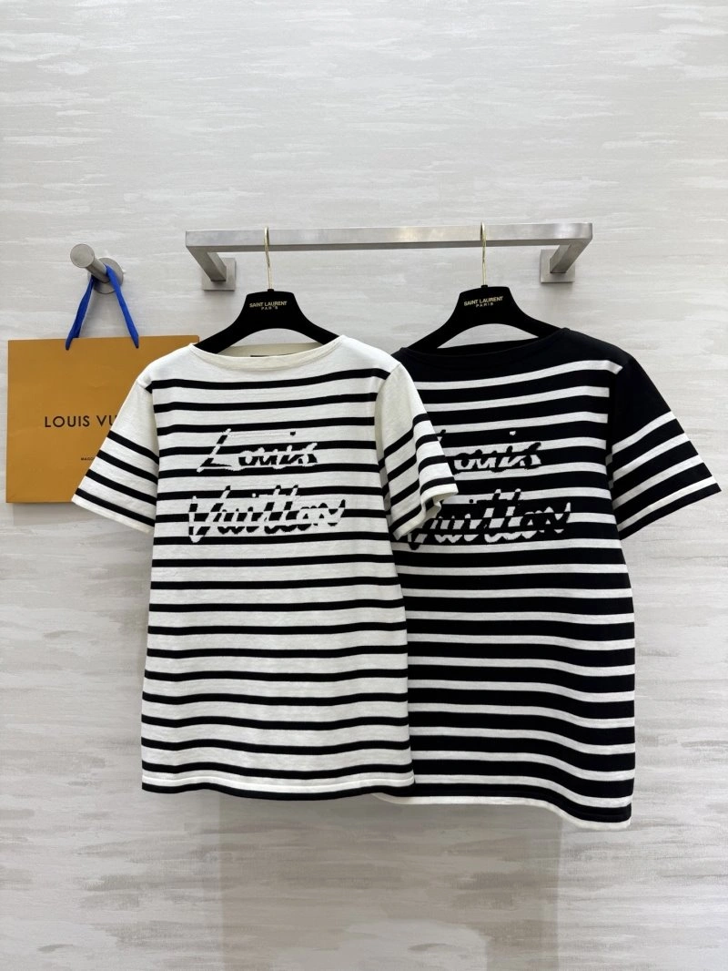Sporty Louis Vuitton T-Shirts 131339