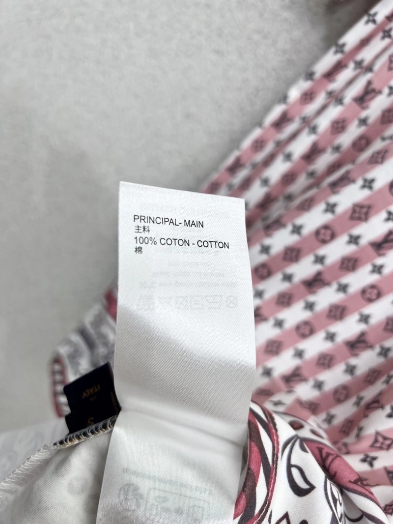 Louis Vuitton T-Shirts AllSeason 131322