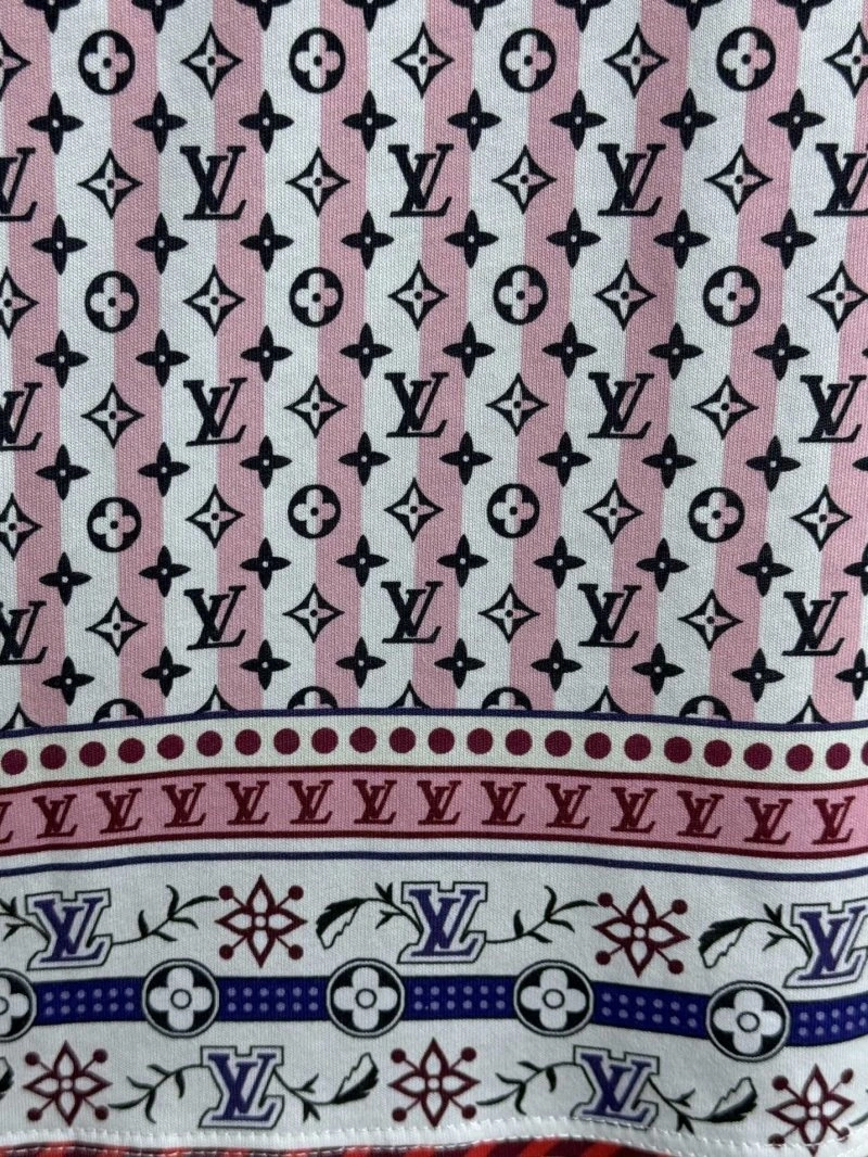WellDesigned Louis Vuitton T-Shirts 131305