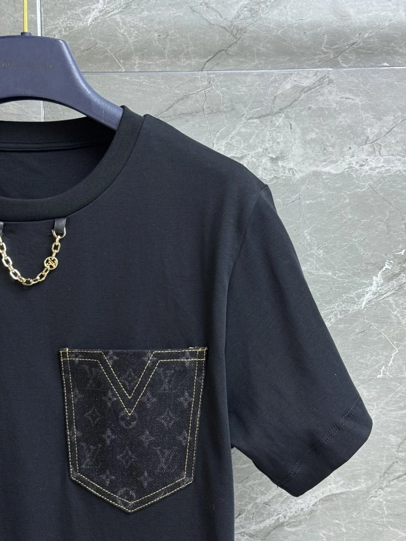 Seasonal Louis Vuitton T-Shirts 131294