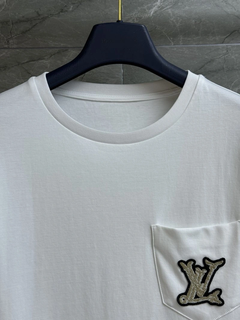 Compact Louis Vuitton T-Shirts 131293