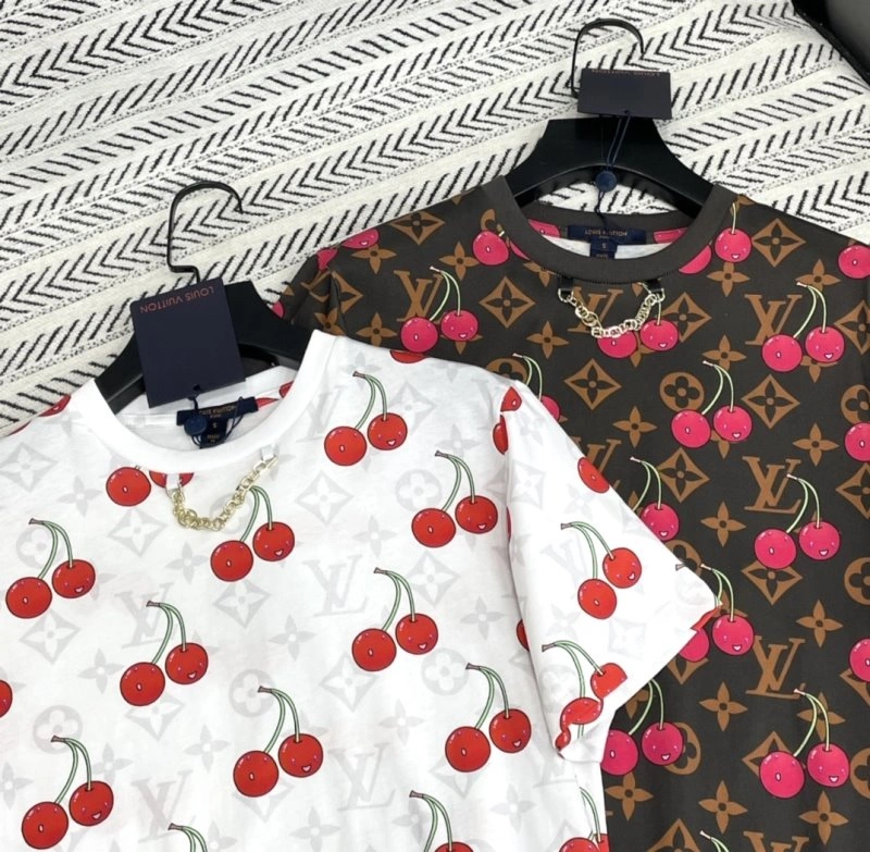 Louis Vuitton T-Shirts Lightweight 131303