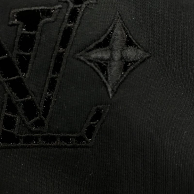 WellDesigned Louis Vuitton T-Shirts 131298