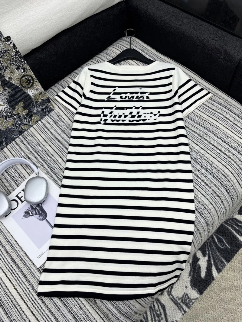 Louis Vuitton T-Shirts Modern 131235