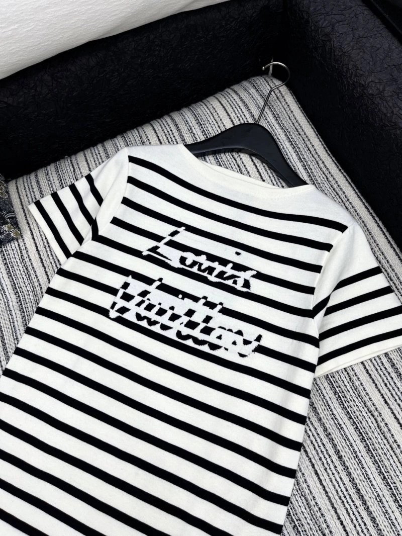 Louis Vuitton T-Shirts Modern 131235