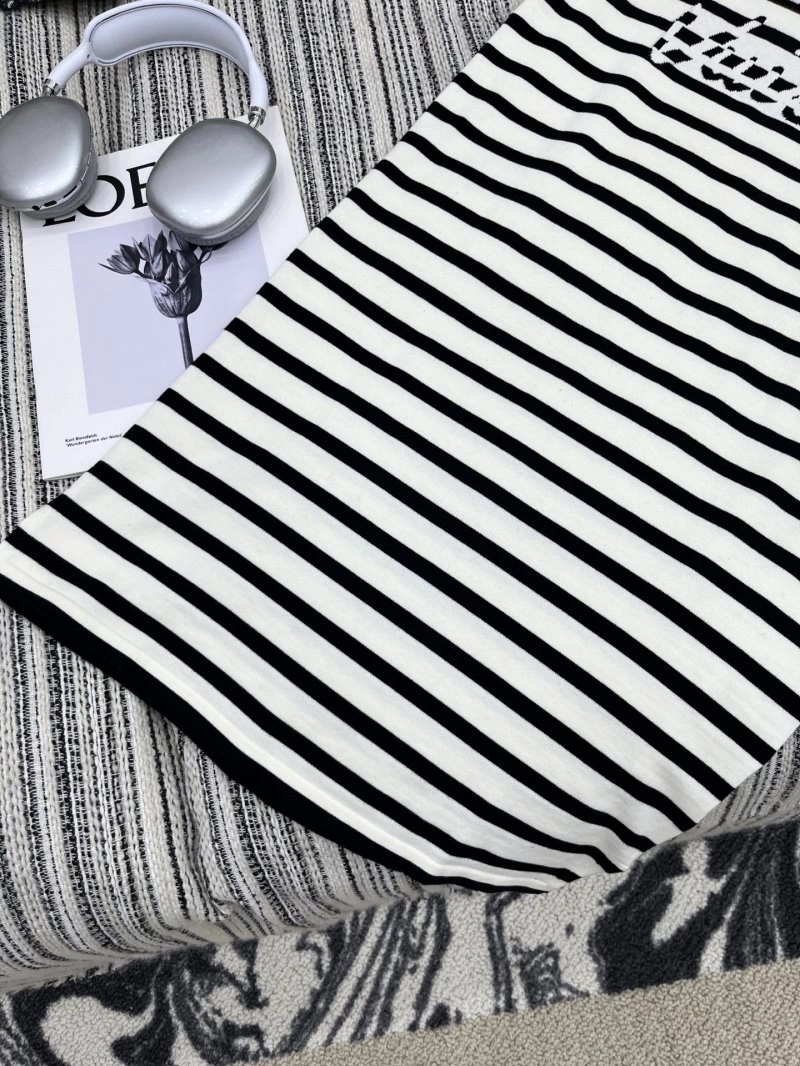 Louis Vuitton T-Shirts Modern 131235