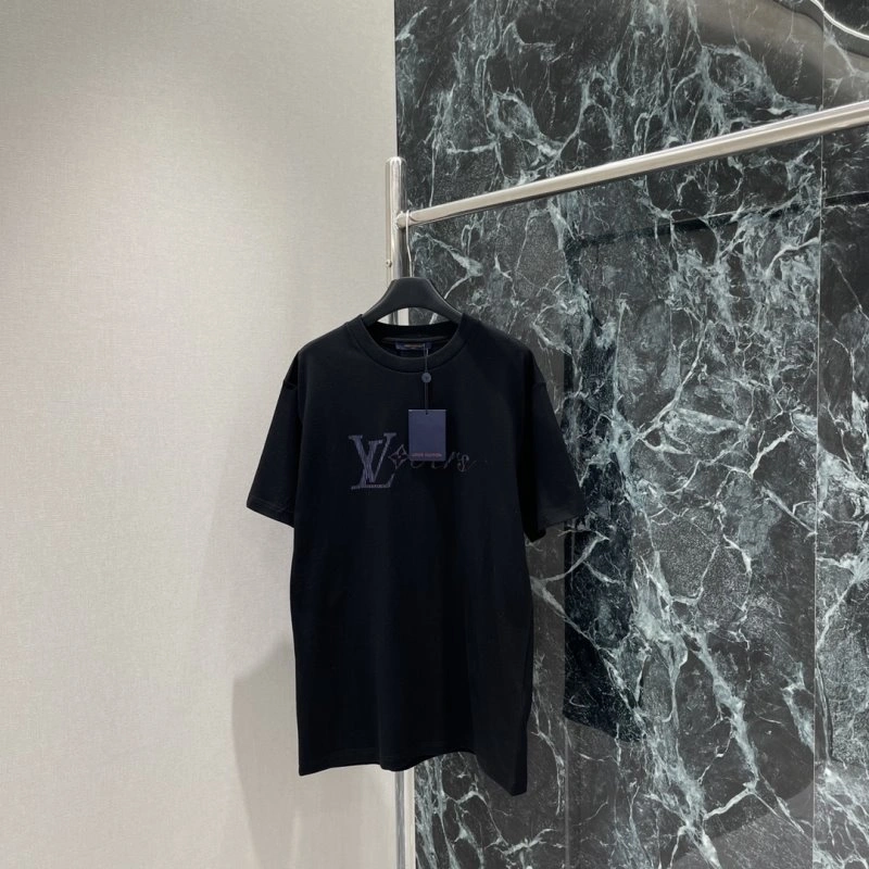 Comfortable Louis Vuitton T-Shirts 131224