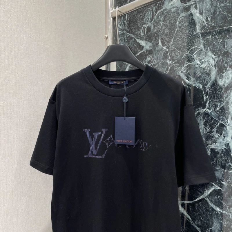 Comfortable Louis Vuitton T-Shirts 131224