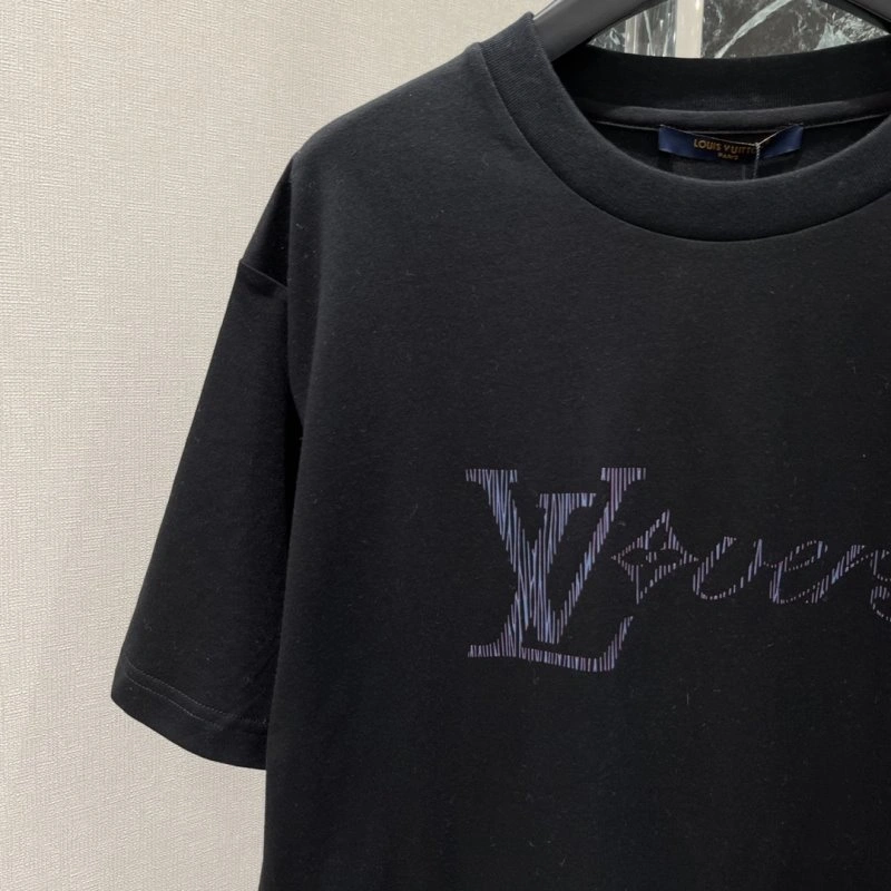 Comfortable Louis Vuitton T-Shirts 131224