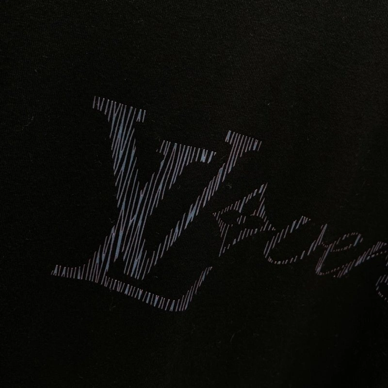 Comfortable Louis Vuitton T-Shirts 131224
