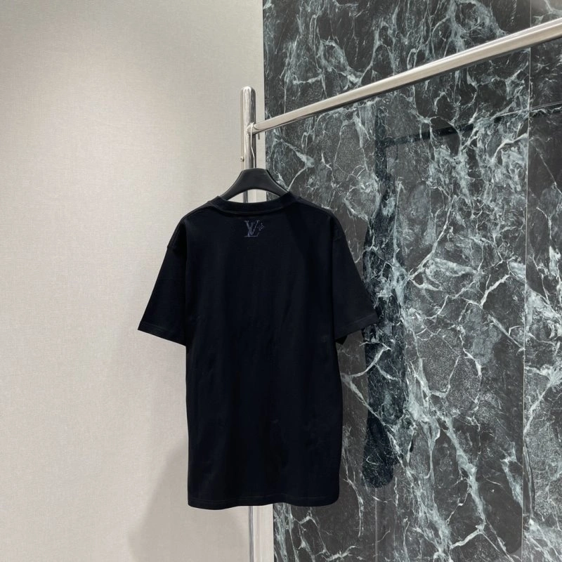 Comfortable Louis Vuitton T-Shirts 131224
