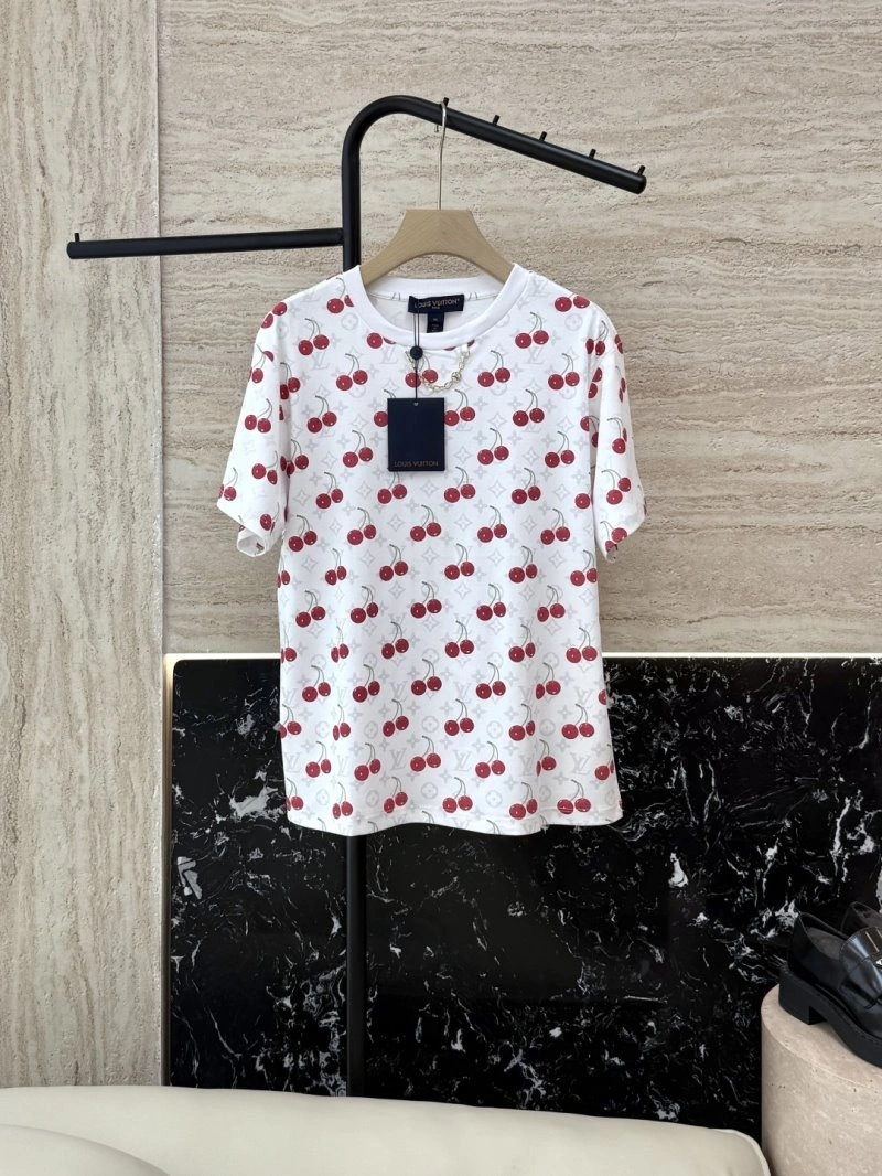 Flexible Louis Vuitton T-Shirts 131210