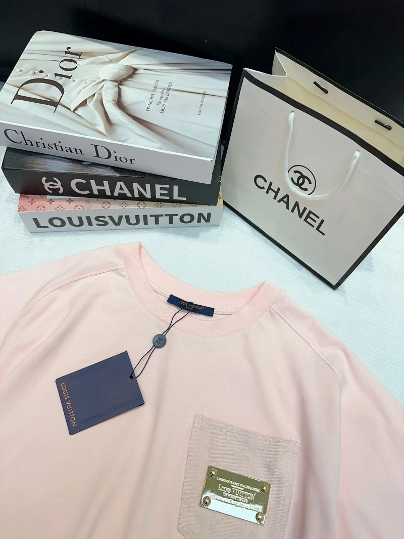 Louis Vuitton T-Shirts Popular 131197