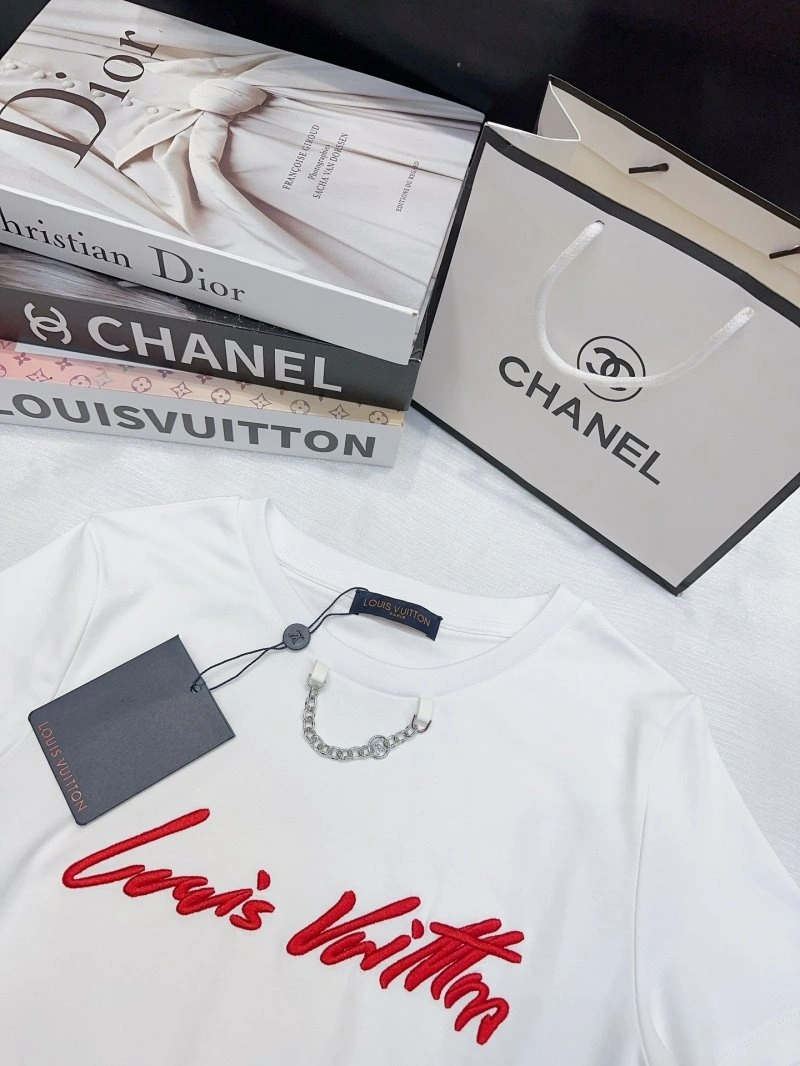 DailyWear Louis Vuitton T-Shirts 131195
