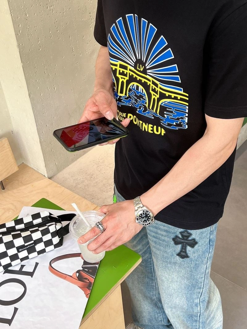 Affordable Louis Vuitton T-Shirts 133657