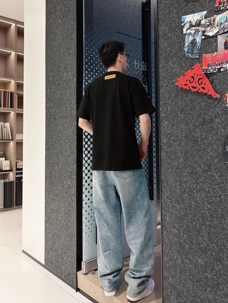 Louis Vuitton T-Shirts TimelessDesign 133640
