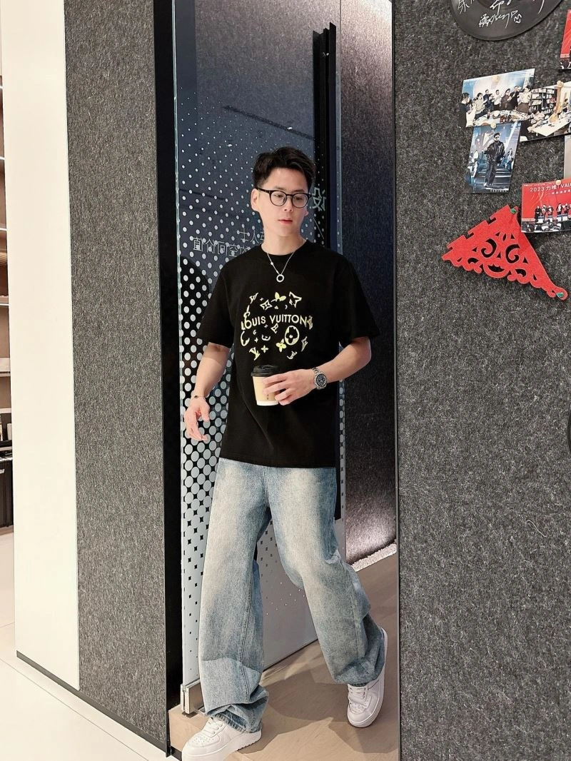 Louis Vuitton T-Shirts TimelessDesign 133640