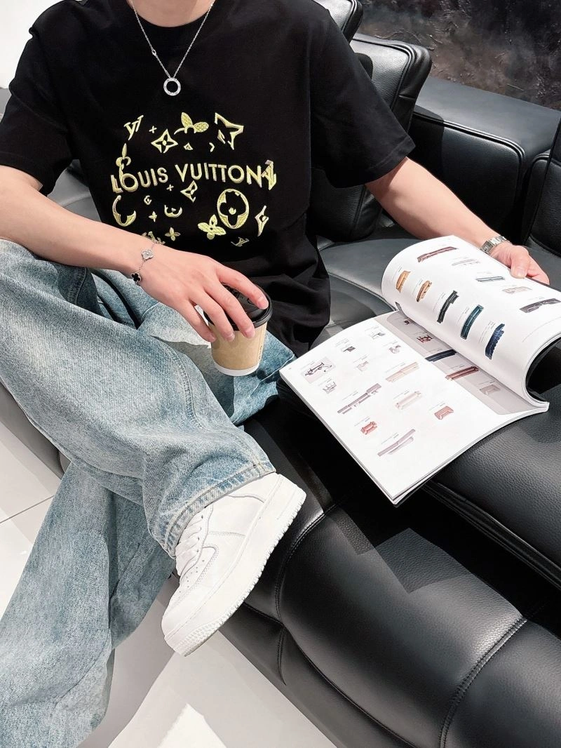 Louis Vuitton T-Shirts TimelessDesign 133640