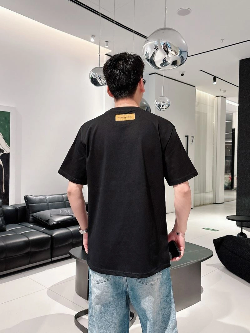 Louis Vuitton T-Shirts TimelessDesign 133640