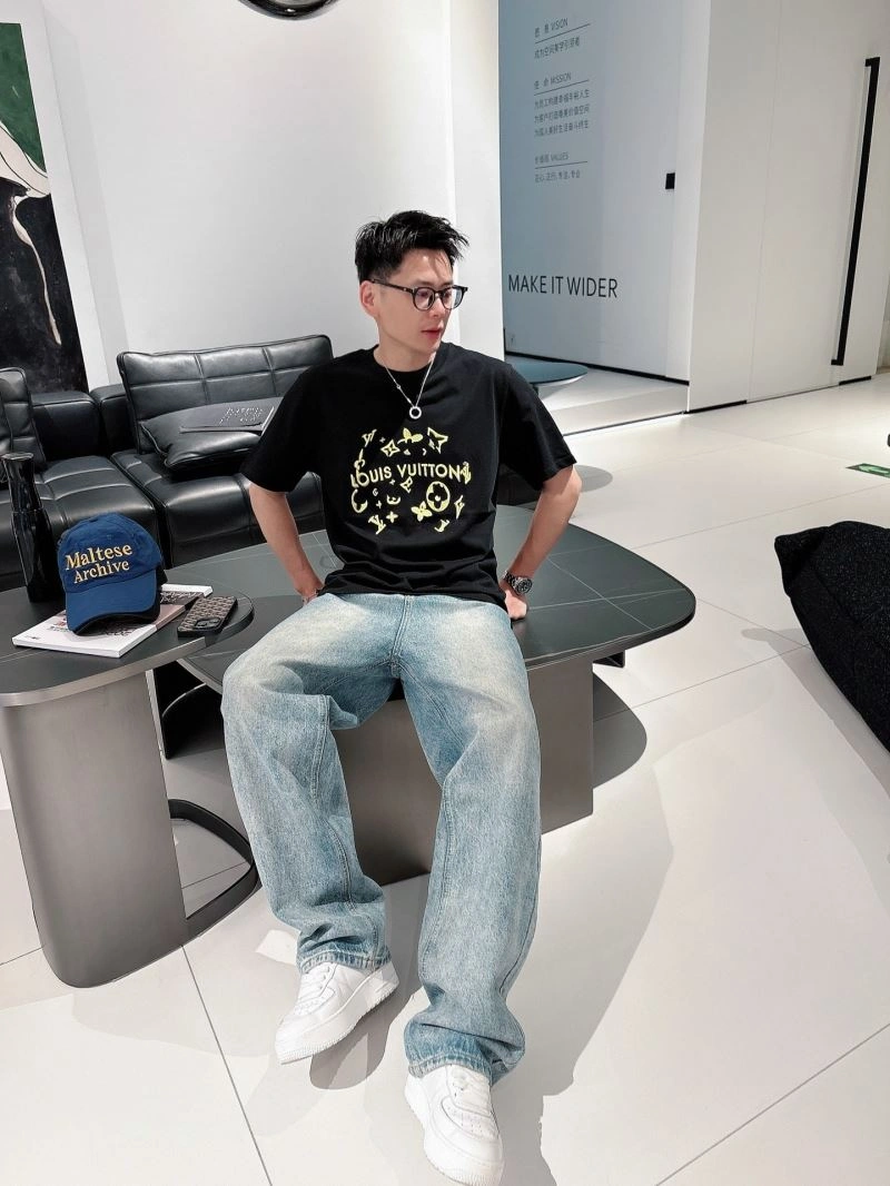 Louis Vuitton T-Shirts TimelessDesign 133640