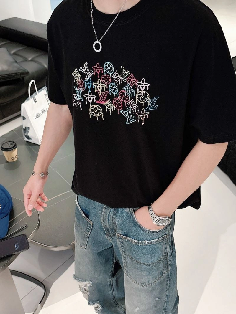 Flexible Louis Vuitton T-Shirts 133638