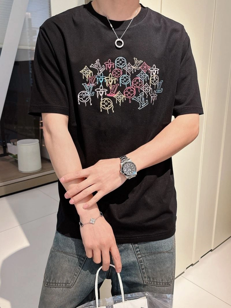 Flexible Louis Vuitton T-Shirts 133638