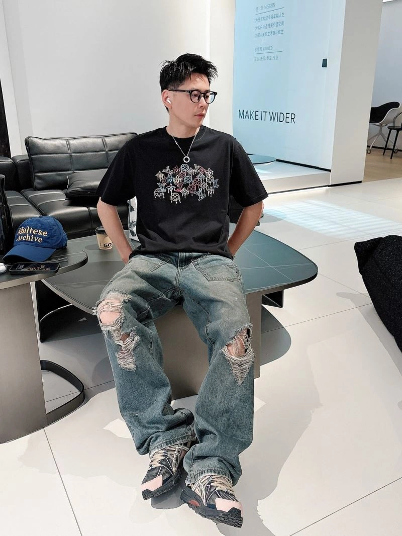 Flexible Louis Vuitton T-Shirts 133638